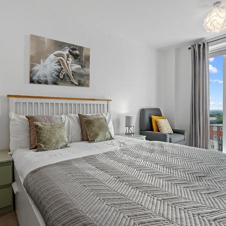 Apartmán Penthouse Flat In Slough Center Exteriér fotografie